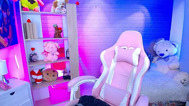 roseefancy19 online show from February 4, 2026, 10:49 pm