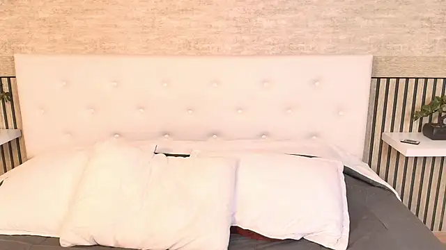 Snapshot of Zarawilld chatting on November 27, 2025, 8:09 pm Zarawilld online show from November 27, 2025, 8:09 pm