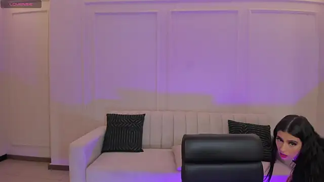 Snapshot of BellaConnorX chatting on February 14, 2026, 4:02 am BellaConnorX online show from February 14, 2026, 4:02 am