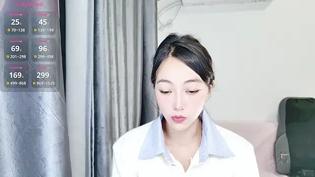 Emily babyy online show from November 6, 2025, 12:09 pm