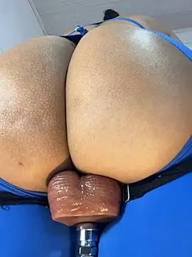 Natural BIGASS Nina online show from April 19, 2026, 1:45 pm