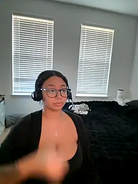 minha baby online show from November 16, 2025, 4:56 pm