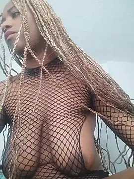 Snapshot of EvonyFoxxx chatting on January 18, 2026, 7:28 pm EvonyFoxxx online show from January 18, 2026, 7:28 pm