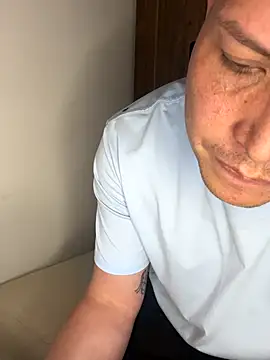 NathanielLux29 online show from November 13, 2025, 11:08 pm