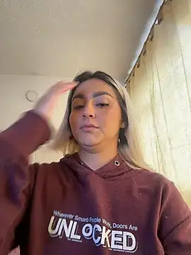 Snapshot of Elina_Hills chatting on February 1, 2026, 6:39 pm Elina Hills online show from February 1, 2026, 6:39 pm