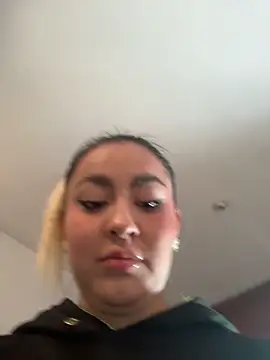 Elina Hills online show from April 9, 2026, 5:08 pm