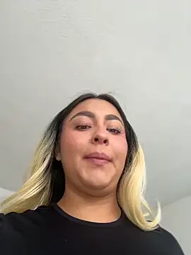 Snapshot of Elina_Hills chatting on June 29, 2026, 7:02 pm Elina Hills online show from June 29, 2026, 7:02 pm