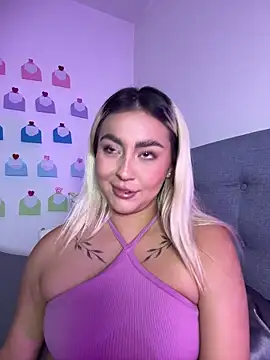 Snapshot of Elina_Hills chatting on February 10, 2026, 6:07 pm Elina Hills online show from February 10, 2026, 6:07 pm