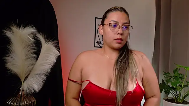 Zara Nova online show from April 23, 2026, 5:36 pm