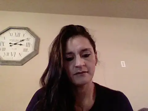 Snapshot of SolcitaPeach chatting on November 10, 2025, 9:09 pm SolcitaPeach online show from November 10, 2025, 9:09 pm