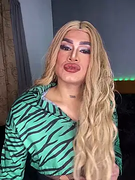 melani ferraraa  online show from April 18, 2026, 5:10 am