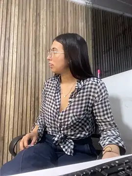 Valk submissive online show from March 8, 2026, 5:44 am