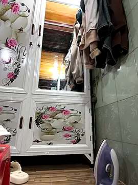 Snapshot of Okleotina9 chatting on January 18, 2026, 5:11 am Okleotina9 online show from January 18, 2026, 5:11 am