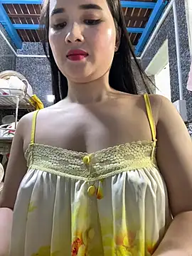 Snapshot of Okleotina9 chatting on February 3, 2026, 6:40 am Okleotina9 online show from February 3, 2026, 6:40 am