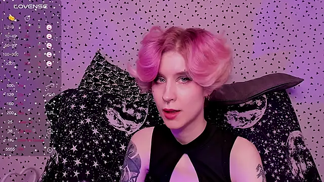 Angel Julles online show from May 17, 2026, 2:11 am