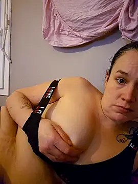 Snapshot of Girlysensuelle chatting on November 24, 2025, 8:25 am Girlysensuelle online show from November 24, 2025, 8:25 am