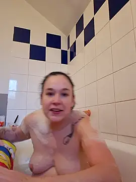 Snapshot of Girlysensuelle chatting on December 4, 2025, 8:24 am Girlysensuelle online show from December 4, 2025, 8:24 am