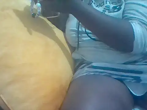 Snapshot of tyimi chatting on October 31, 2025, 5:42 pm tyimi online show from October 31, 2025, 5:42 pm