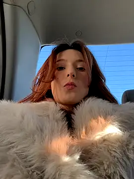 LilluKatten online show from December 16, 2025, 9:35 am