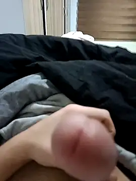 yasinesra757  online show from December 15, 2025, 10:26 pm