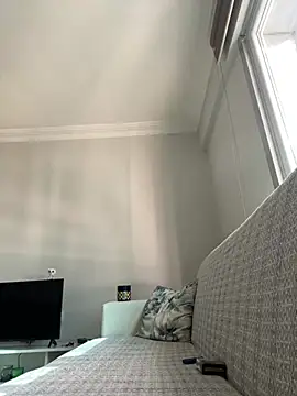 yasinesra757  online show from January 18, 2026, 9:13 am