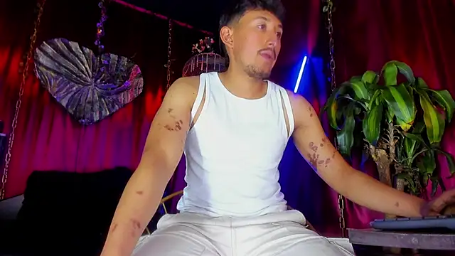 x heros x online show from November 1, 2025, 3:17 pm