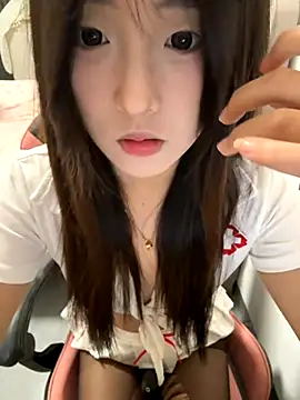 minnie566 online show from November 30, 2025, 2:18 pm