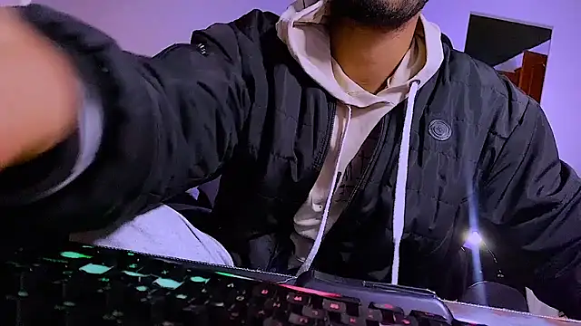 3v1l online show from June 9, 2026, 7:48 pm