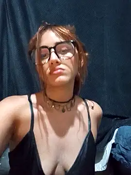 lola mamadas online show from November 23, 2025, 4:44 am