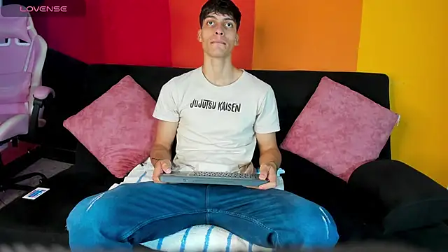 AlessioVitale online show from December 2, 2025, 12:07 pm