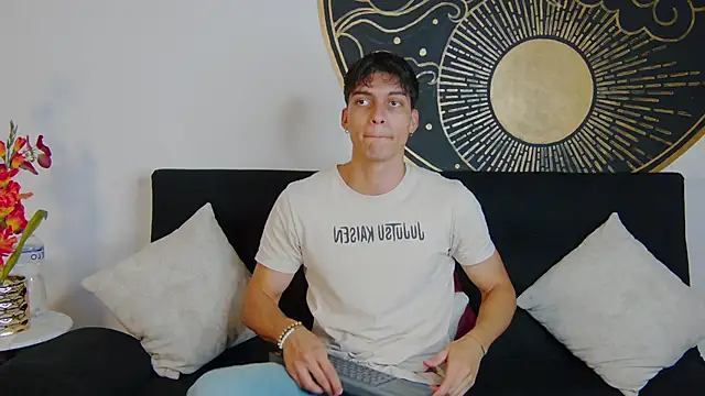 AlessioVitale online show from February 23, 2026, 7:47 pm