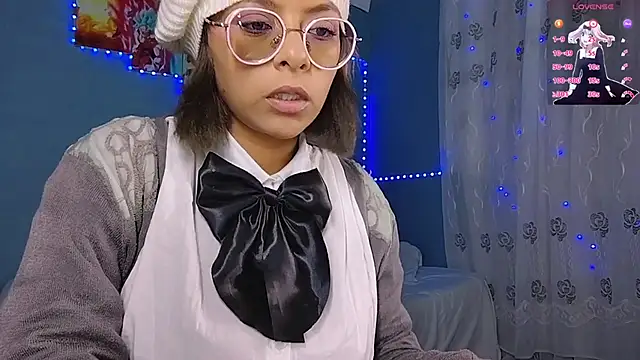 PrincessVenus23 online show from November 11, 2025, 3:01 am