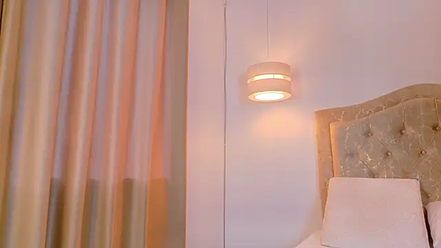 Snapshot of scarlettt_moon chatting on November 12, 2025, 7:51 pm scarlettt moon online show from November 12, 2025, 7:51 pm