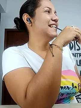 Samaraa Lee online show from December 19, 2025, 10:39 am