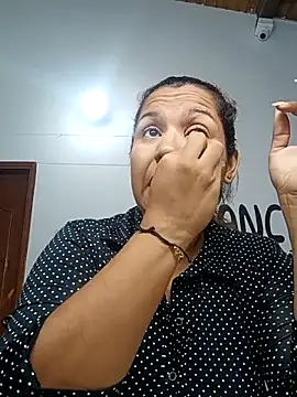 Samaraa Lee online show from November 18, 2025, 11:35 am