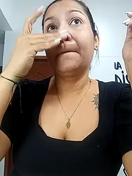 Samaraa Lee online show from December 1, 2025, 11:44 am