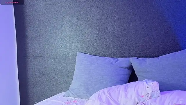 Ania rose online show from November 14, 2025, 5:38 pm