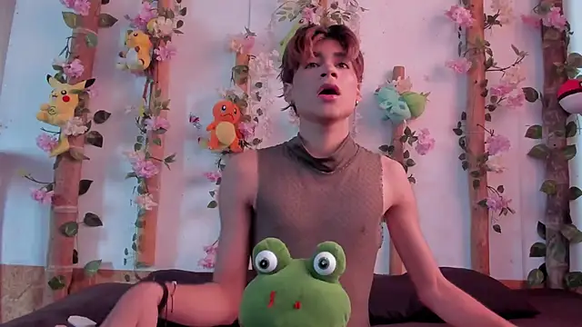 Leo Glow online show from November 30, 2025, 2:40 pm