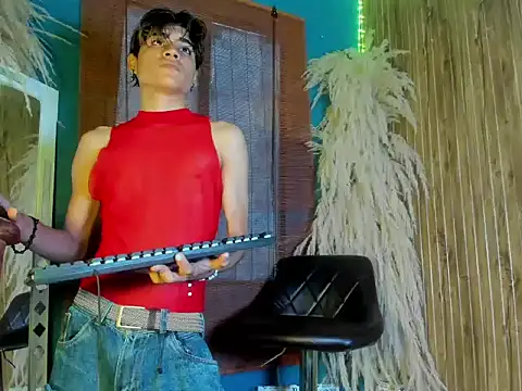 Leo Glow online show from December 18, 2025, 1:15 pm