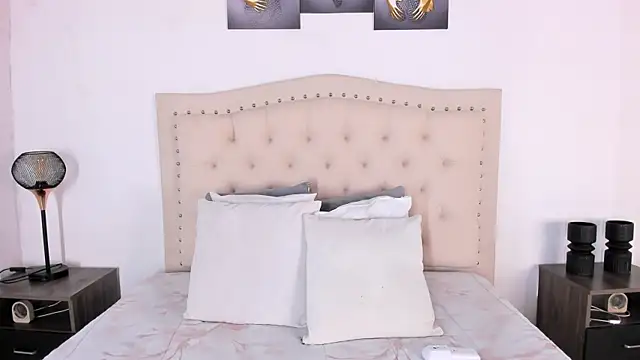 bustyluciana      online show from April 9, 2026, 10:05 pm