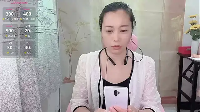 Snapshot of Lingling-Baby520 chatting on April 12, 2026, 3:54 am Lingling-Baby520 online show from April 12, 2026, 3:54 am