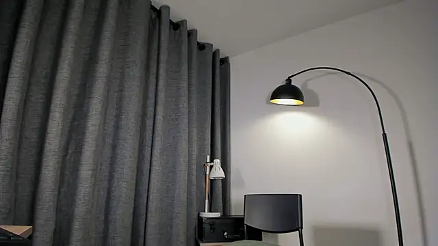 lianewhite online show from November 9, 2025, 12:14 am