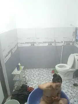 kitti-krush online show from November 27, 2025, 3:12 pm