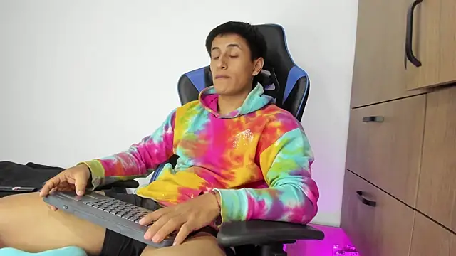 dorman boy online show from November 17, 2025, 11:42 pm