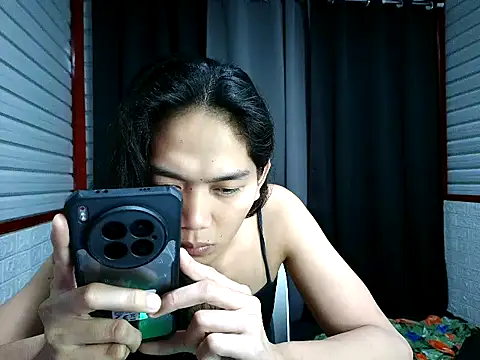 xwildflowerx online show from December 3, 2025, 5:34 pm