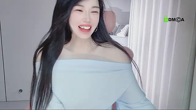 Snapshot of YunShan-33 chatting on May 11, 2026, 2:45 pm YunShan-33 online show from May 11, 2026, 2:45 pm