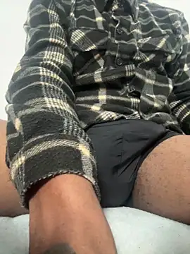 Snapshot of youblack77 chatting on November 2, 2025, 11:04 am youblack77 online show from November 2, 2025, 11:04 am