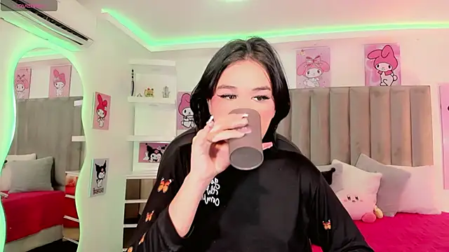 ClaudiaSophia online show from January 12, 2026, 12:01 pm