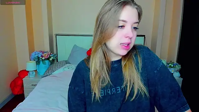 AlexissMmm online show from November 8, 2025, 8:07 am