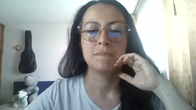 Lauryn Jones online show from April 2, 2026, 9:32 pm